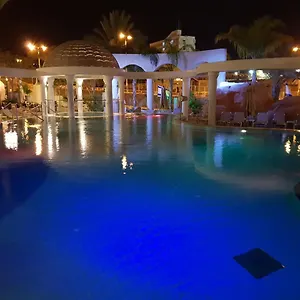 Luxury De Golf Top Class Apart With Heated Pool On The Sea דירה אילת