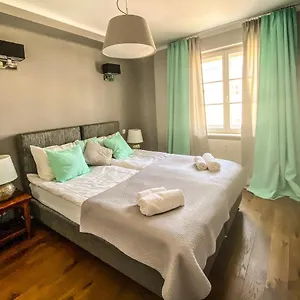 Apartment Nowy Swiat 29, Warsaw